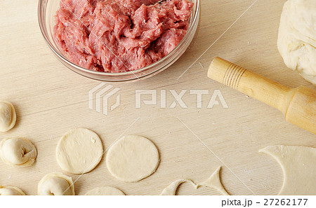 preparation of meat dumplings - minced meat 27262177