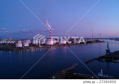 夕暮れのコンビナート 27263930