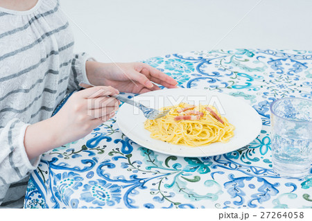 若い女性(パスタ) 若い女性(パスタ) 27264058