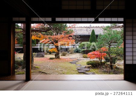 【国史跡】高山陣屋 紅葉の庭(全国に唯一現存する郡代・代官所) 【国史跡】高山陣屋 紅葉の庭(全国に唯一現存する郡代・代官所) 27264111