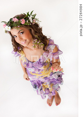 Young Woman With Flower Garland 27264984