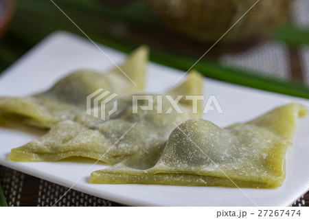 Triangle Matcha Mochi 27267474