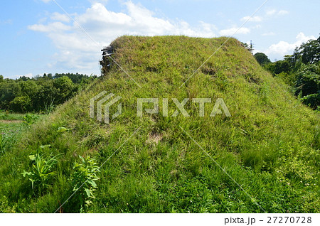 土葺き竪穴式住居(三内丸山遺跡/青森県青森市大字三内字丸山) 土葺き竪穴式住居(三内丸山遺跡/青森県青森市大字三内字丸山) 27270728