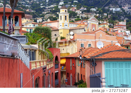 ヴィルフランシュ・シュル・メールの旧市街の街並み 27273287