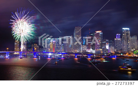 アメリカ フロリダ州 マイアミ ダウンタウンの花火 アメリカ フロリダ州 マイアミ ダウンタウンの花火 27273397