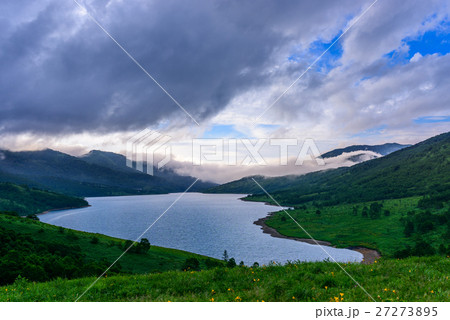 夕暮れの野反湖 夕暮れの野反湖 27273895