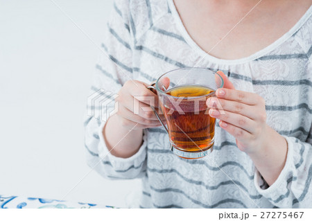若い女性(紅茶) 若い女性(紅茶) 27275467