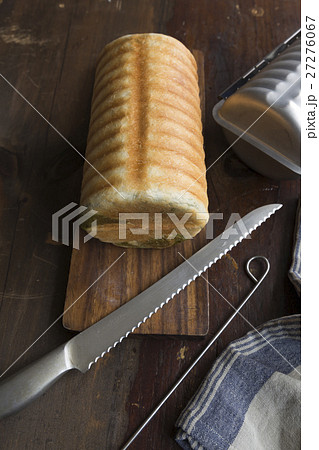 トヨ型で焼いたラウンドパン トヨ型で焼いたラウンドパン 27276067