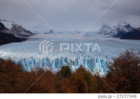 ペリト・モレノ氷河（アルゼンチン、2014年5月に撮影） 27277349