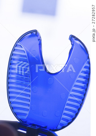 Teeth brackets orthodontic case Teeth brackets orthodontic case 27282957