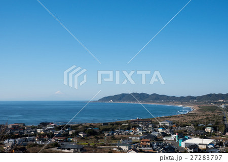 千葉県館山市の北条海岸と富士山（冬） 27283797