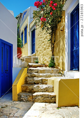 Architecture and design Architecture and design 27285963