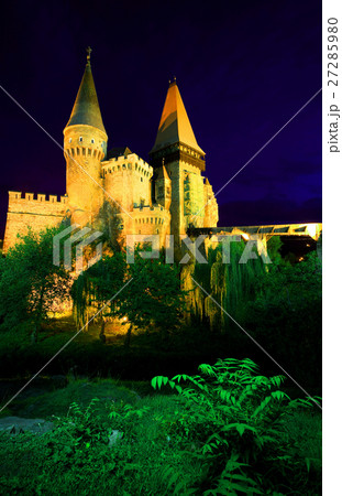 Architecture and design 27285980