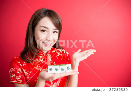 beauty woman wear cheongsam 27286389