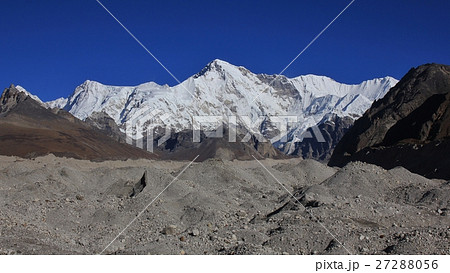 Mount Cho Oyu Ngozumpa glacier... Mount Cho Oyu Ngozumpa glacier... 27288056