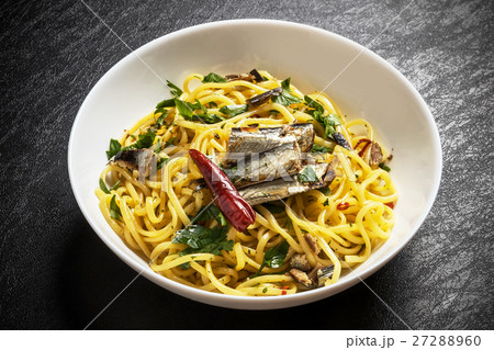 アンチョビのパスタ　Pasta Italian food of the anchovy 27288960