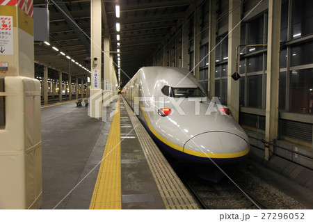 越後湯沢駅 E4系 Max 新幹線電車 上越新幹線 27296052