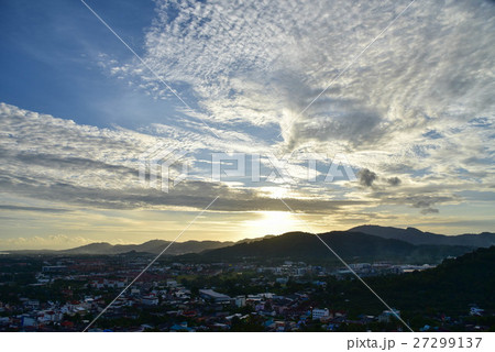 sky with clouds and sun 27299137
