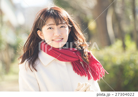 コートの女性 コートの女性 27304022