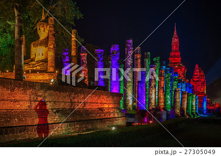 Light up night of Wat Maha That Buddha and pagoda Light up night of Wat Maha That Buddha and pagoda 27305049
