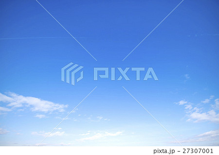 青空 空 雲 冬の空 背景 背景素材 12月 コピースペース 青空 空 雲 冬の空 背景 背景素材 12月 コピースペース 27307001