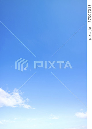 青空 空 雲 冬の空 背景 背景素材 12月 コピースペース 青空 空 雲 冬の空 背景 背景素材 12月 コピースペース 27307013