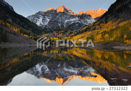 Maroon bells peak sunrise Aspen Fall Colorado 27312322