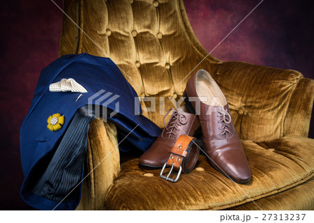 brown leather medallion toe wholecuts shoes 27313237