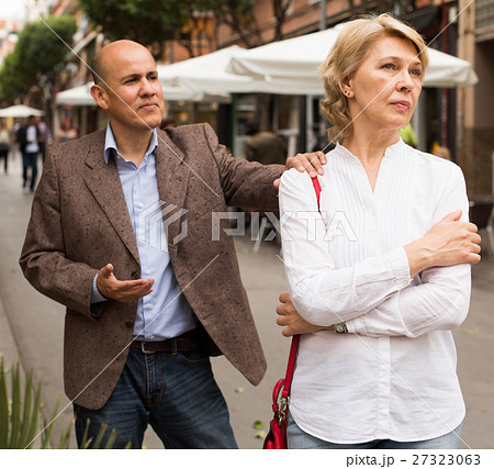 angry woman outdoors 27323063