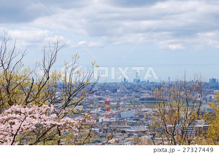 桜の向こうの都市遠景 桜の向こうの都市遠景 27327449