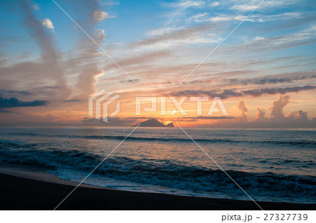 sun rise from turtle island and the Pacific Ocean sun rise from turtle island and the Pacific Ocean 27327739