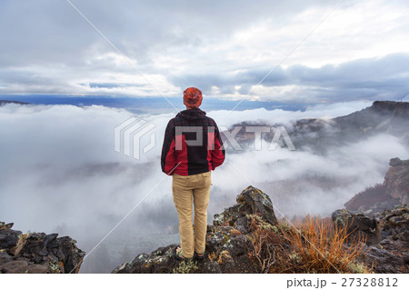 Man on the cliff 27328812