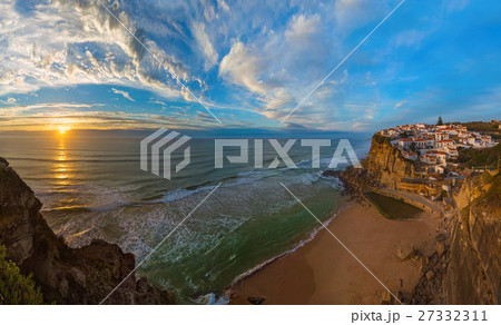 Azenhas do Mar - Portugal Azenhas do Mar - Portugal 27332311