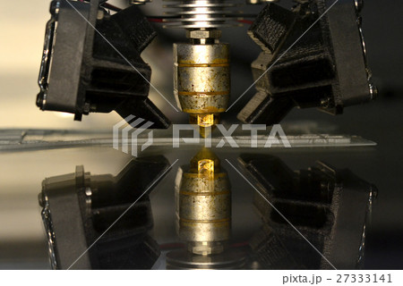 3d printer printing gray objects on mirror 3d printer printing gray objects on mirror 27333141