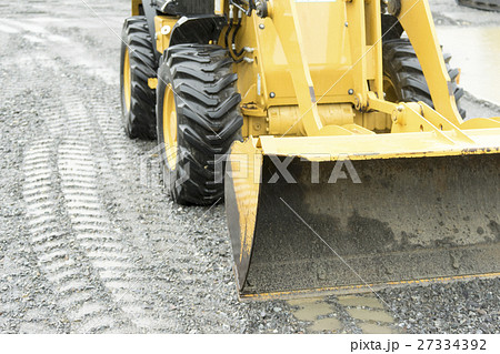 建設現場道路工事車両働く車ブルドーザー 27334392