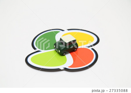 四つ葉マークと車 四つ葉マークと車 27335088