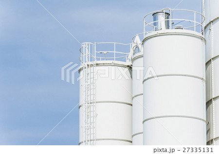 White silos 27335131