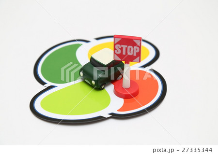 四つ葉マークと車 四つ葉マークと車 27335344