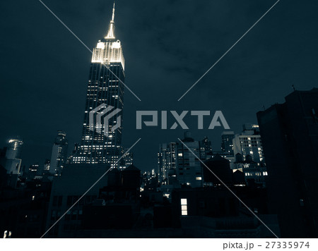 ニューヨーク / エンパイアステートビルディングのライトアップ 27335974