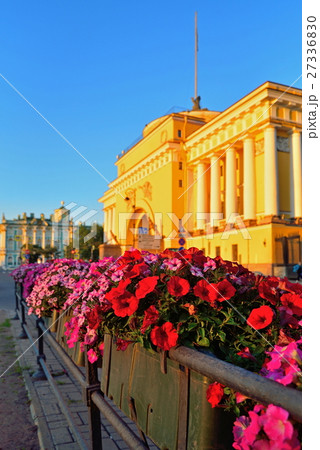 The flowers on the background of the Admiralty 27336830