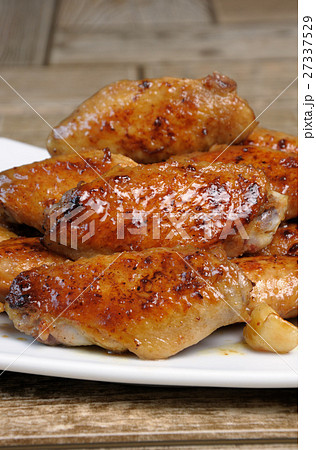 Fried chicken wings 27337529