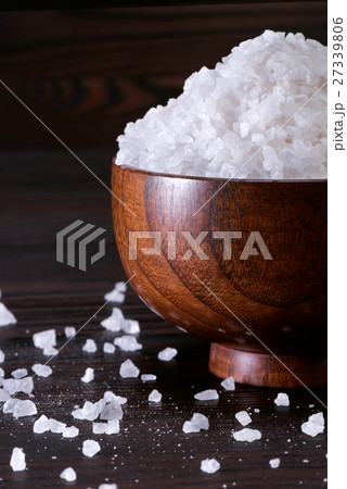 natural sea salt in a wooden bowl 27339806