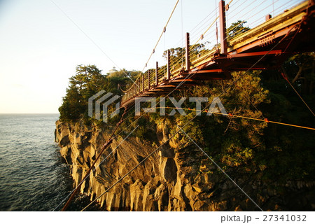 城ヶ崎海岸 門脇吊橋の朝 城ヶ崎海岸 門脇吊橋の朝 27341032