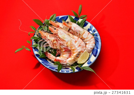 お正月料理、海老の塩焼き（大きなタイガー海老）。 27341631