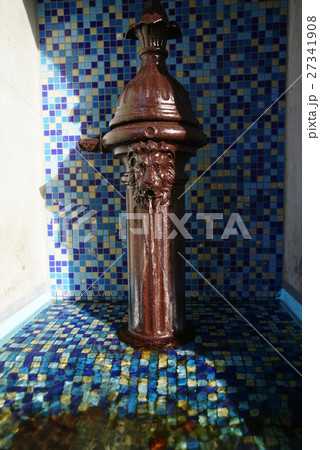 近代水道「獅子頭共用栓」のある風景 近代水道「獅子頭共用栓」のある風景 27341908