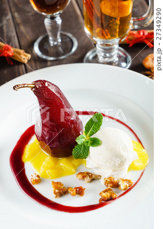 Poached pears in red wine with cinnamon and anise 27349290
