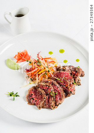 sliced beef sliced beef 27349364