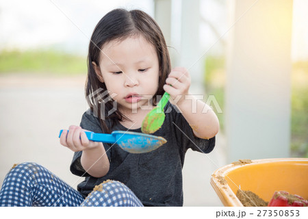 Little asian girl playing in sandbox 27350853