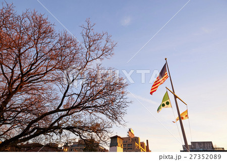 New York City. New York City. 27352089