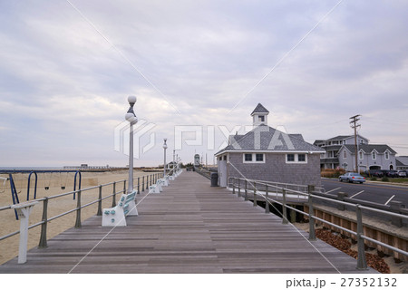 Manhattan at sunset Manhattan at sunset 27352132